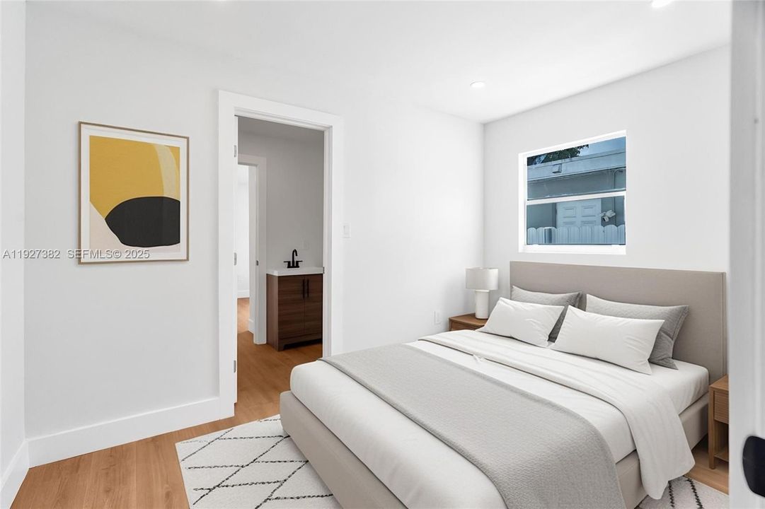 For Sale: $569,000 (5 beds, 3 baths, 1248 Square Feet)