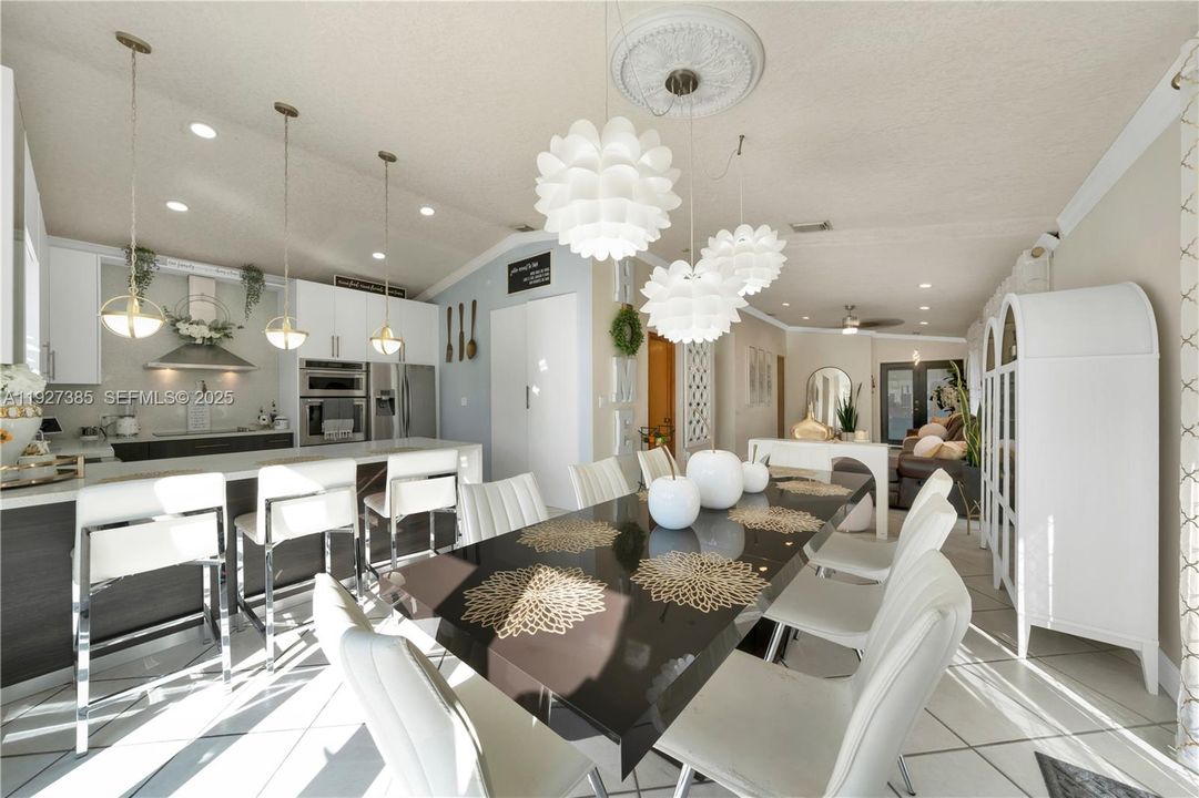 For Sale: $695,000 (3 beds, 2 baths, 1640 Square Feet)