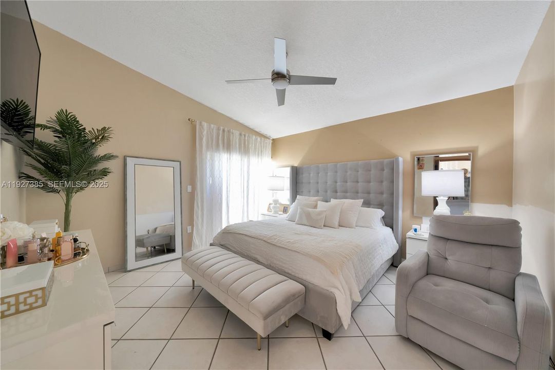 For Sale: $695,000 (3 beds, 2 baths, 1640 Square Feet)