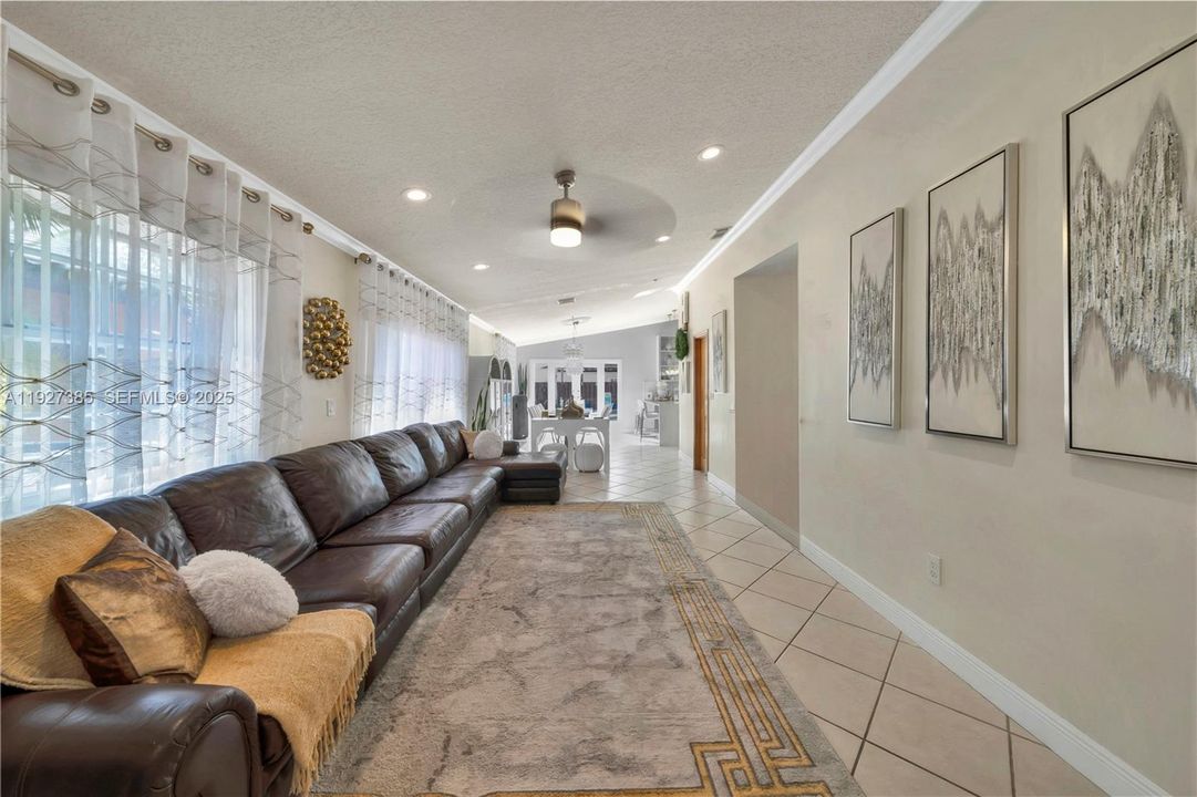 For Sale: $695,000 (3 beds, 2 baths, 1640 Square Feet)