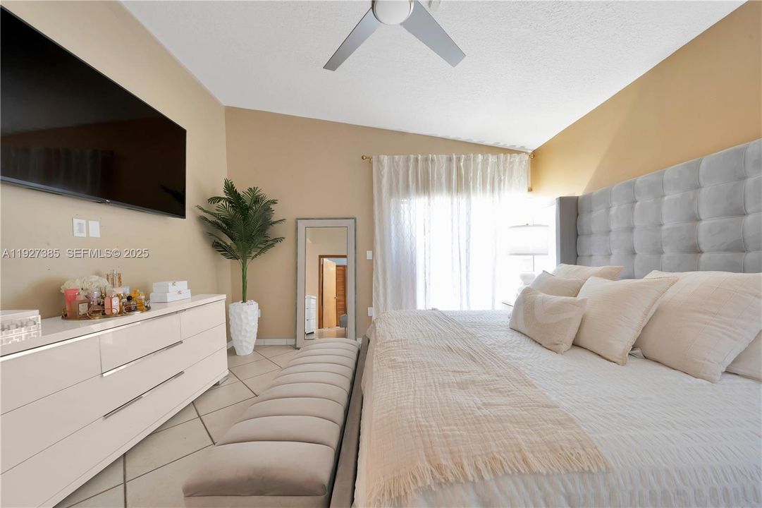 For Sale: $695,000 (3 beds, 2 baths, 1640 Square Feet)