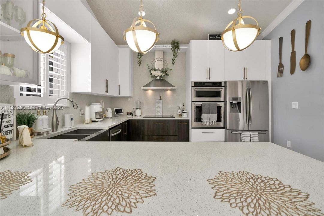 For Sale: $695,000 (3 beds, 2 baths, 1640 Square Feet)