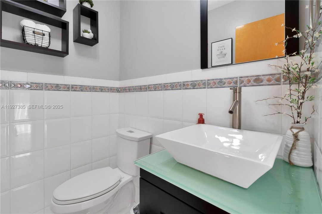 For Sale: $695,000 (3 beds, 2 baths, 1640 Square Feet)