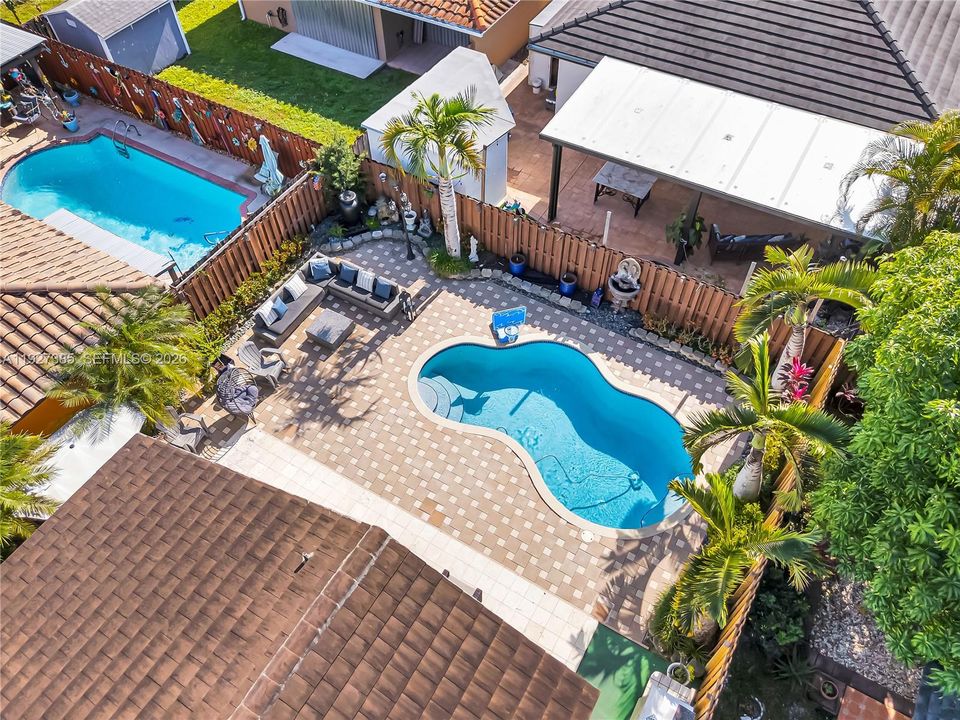 En Venta: $695,000 (3 camas, 2 baños, 1640 Pies cuadrados)