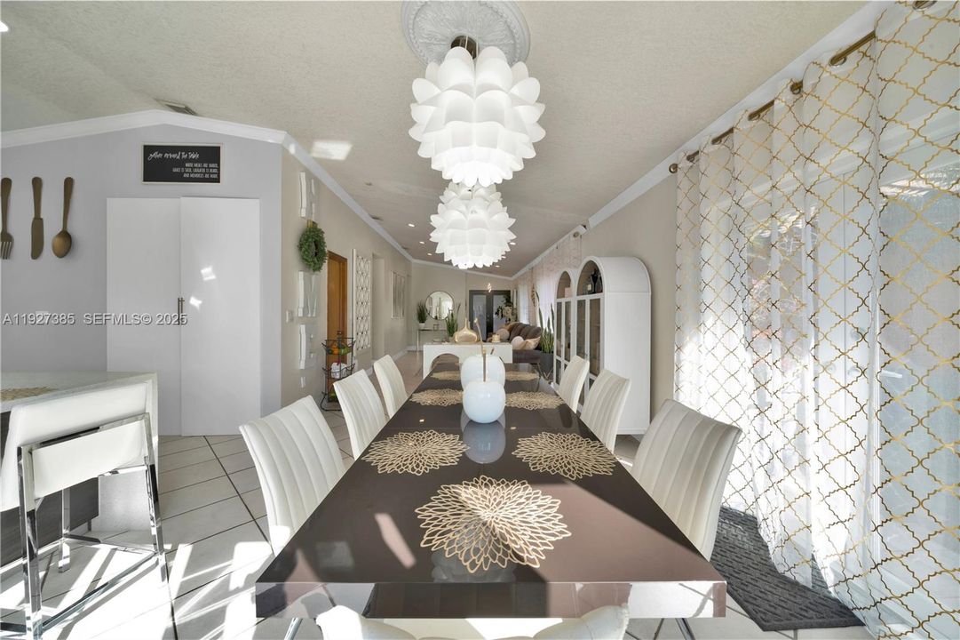 For Sale: $695,000 (3 beds, 2 baths, 1640 Square Feet)