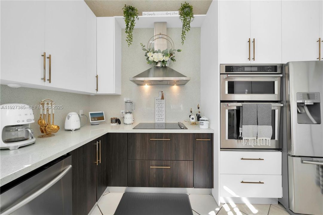 For Sale: $695,000 (3 beds, 2 baths, 1640 Square Feet)