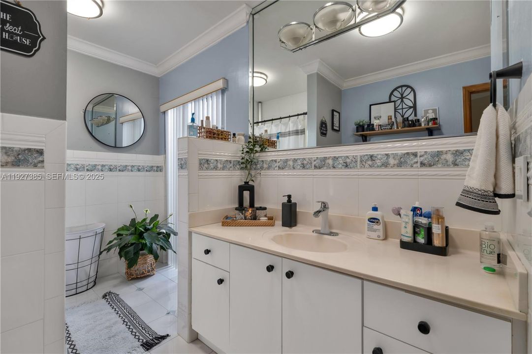 For Sale: $695,000 (3 beds, 2 baths, 1640 Square Feet)