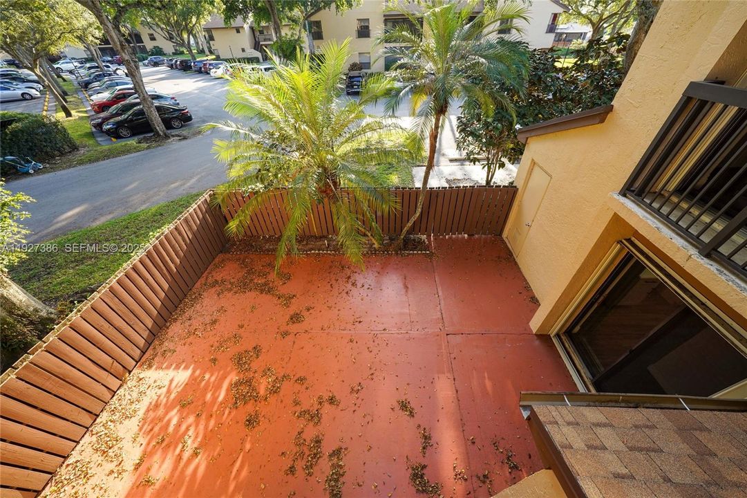 На продажу: $299,900 (2 спален, 2 ванн, 1182 Квадратных фут)