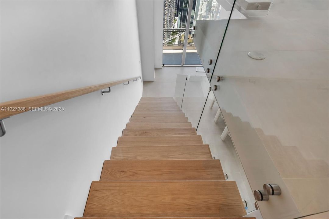 For Rent: $18,000 (3 beds, 3 baths, 2289 Square Feet)