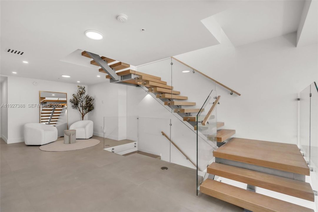 For Rent: $18,000 (3 beds, 3 baths, 2289 Square Feet)