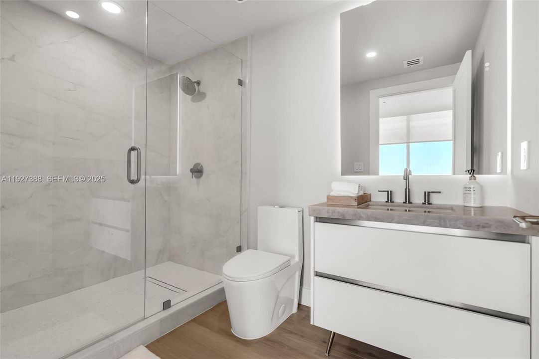 For Rent: $18,000 (3 beds, 3 baths, 2289 Square Feet)