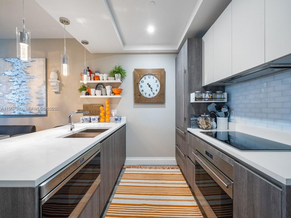 出租: $5,000 (1 贝兹, 2 浴室, 881 平方英尺)