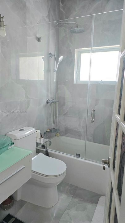 В аренду: $3,500 (3 спален, 1 ванн, 1053 Квадратных фут)