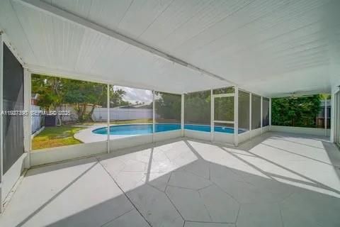 В аренду: $3,500 (3 спален, 1 ванн, 1053 Квадратных фут)