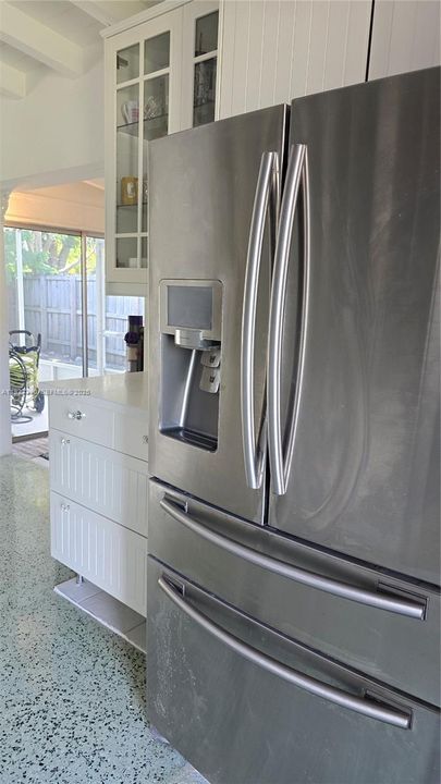 В аренду: $3,500 (3 спален, 1 ванн, 1053 Квадратных фут)