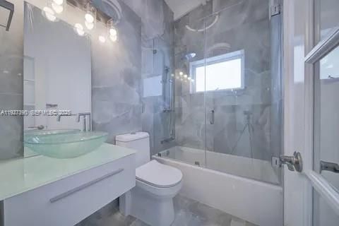 В аренду: $3,500 (3 спален, 1 ванн, 1053 Квадратных фут)