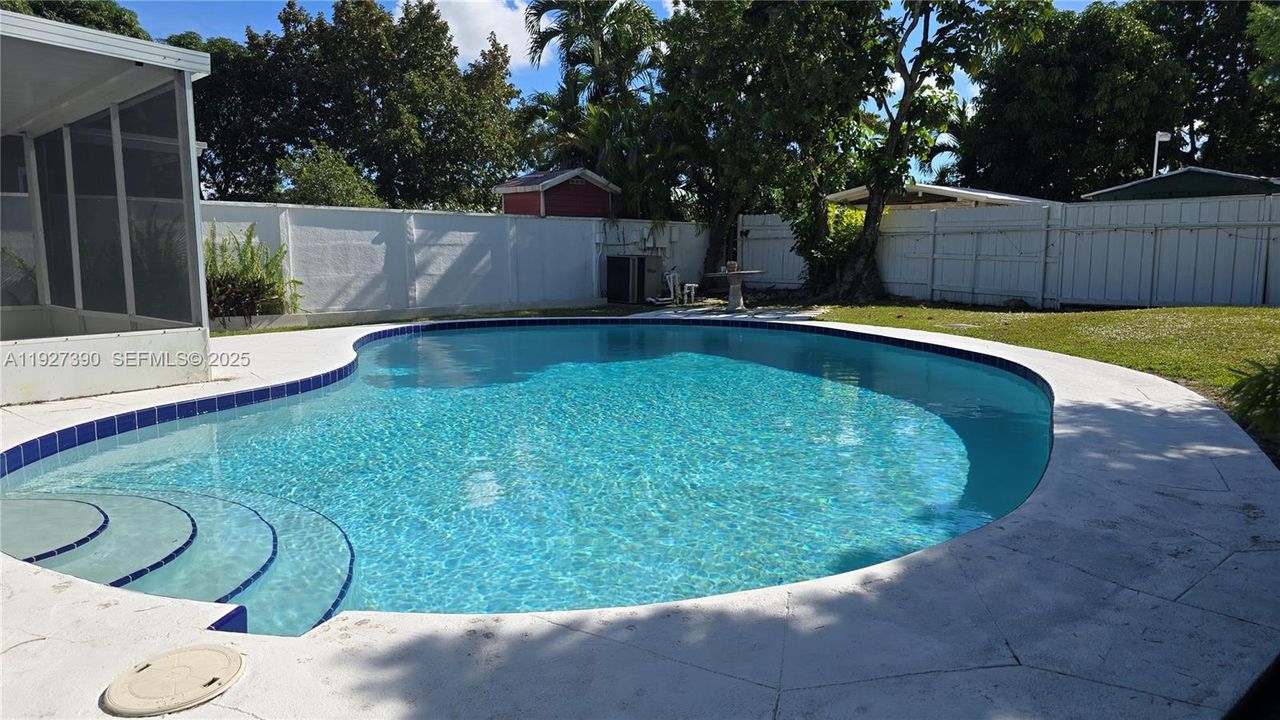 В аренду: $3,500 (3 спален, 1 ванн, 1053 Квадратных фут)