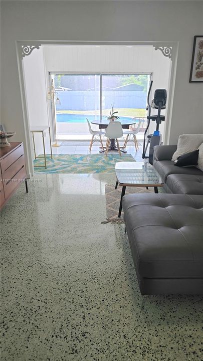 В аренду: $3,500 (3 спален, 1 ванн, 1053 Квадратных фут)