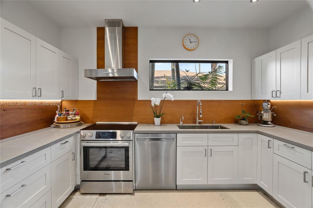 待售: $1,850,000 (4 贝兹, 3 浴室, 2300 平方英尺)