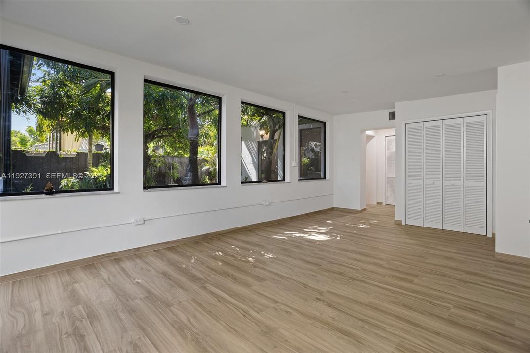 待售: $1,850,000 (4 贝兹, 3 浴室, 2300 平方英尺)