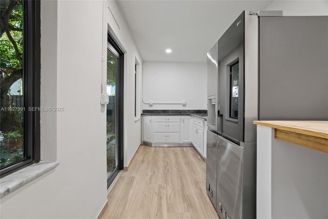 待售: $1,850,000 (4 贝兹, 3 浴室, 2300 平方英尺)