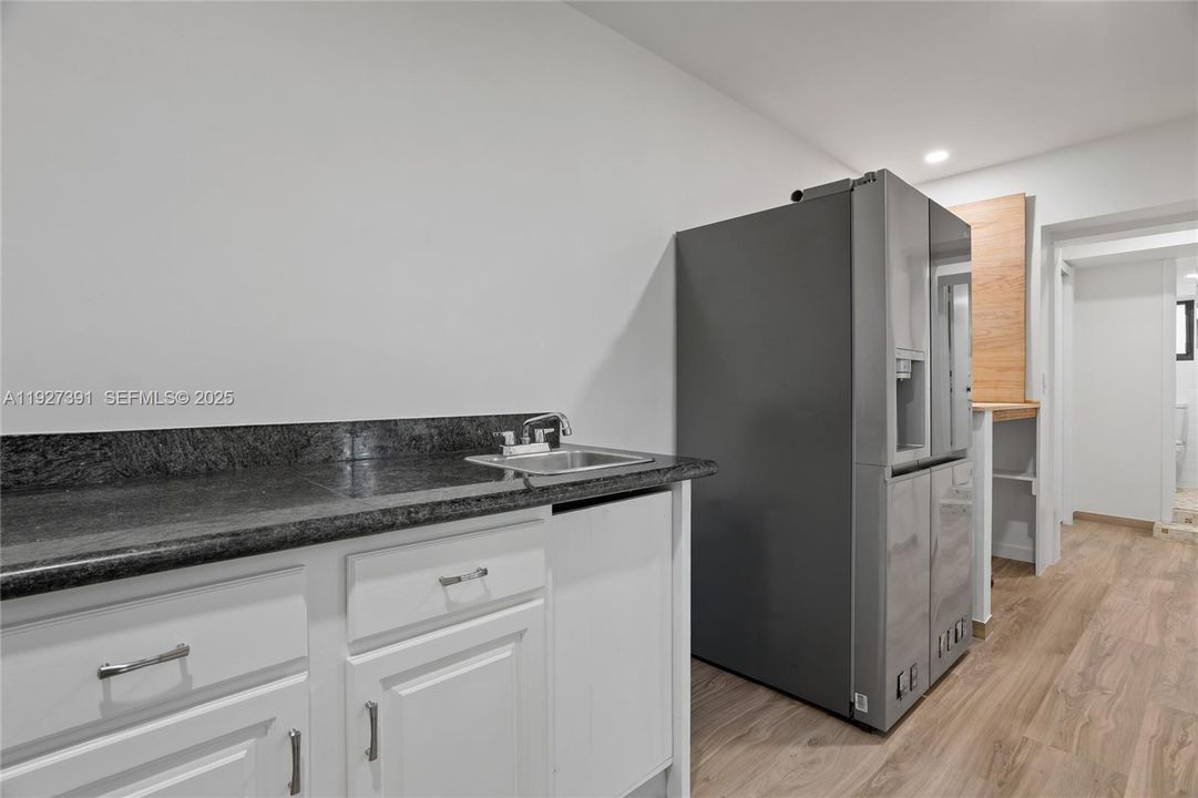 待售: $1,850,000 (4 贝兹, 3 浴室, 2300 平方英尺)