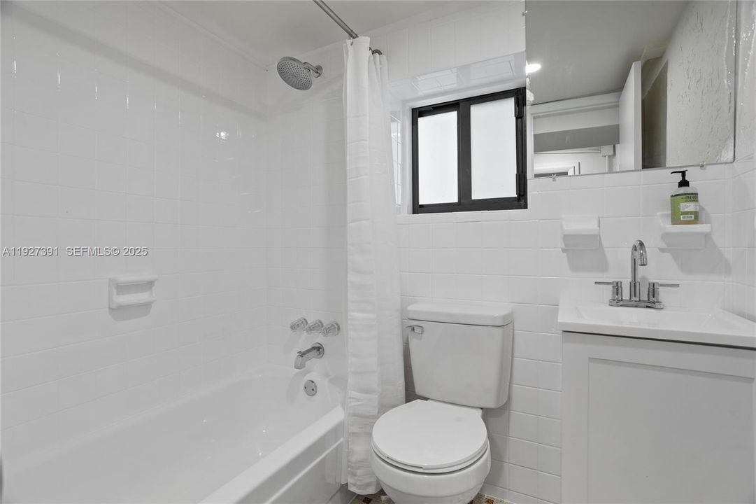 待售: $1,850,000 (4 贝兹, 3 浴室, 2300 平方英尺)