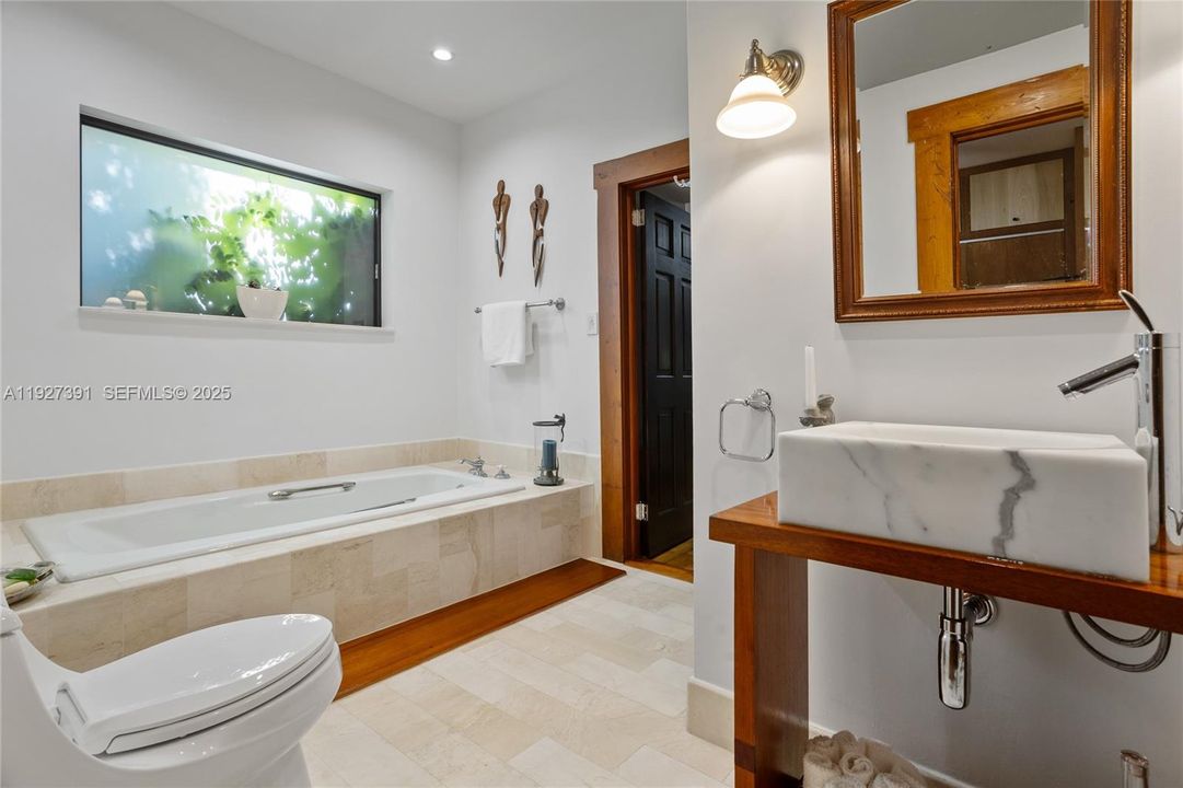 待售: $1,850,000 (4 贝兹, 3 浴室, 2300 平方英尺)