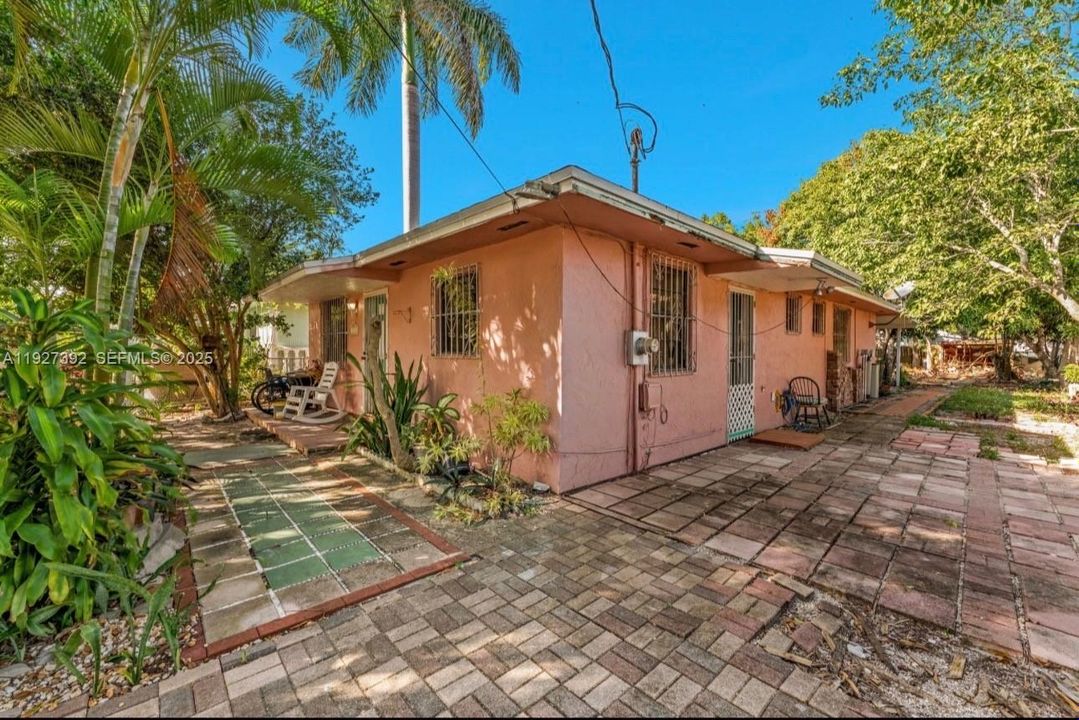 На продажу: $420,000 (3 спален, 2 ванн, 1196 Квадратных фут)