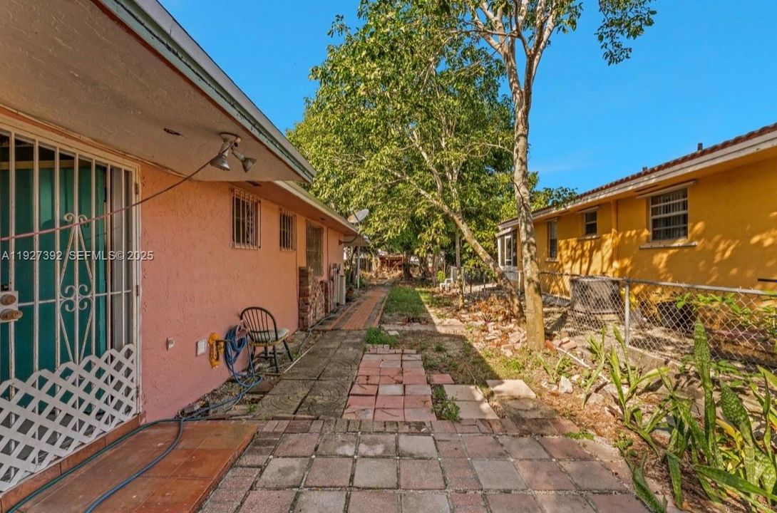 На продажу: $420,000 (3 спален, 2 ванн, 1196 Квадратных фут)