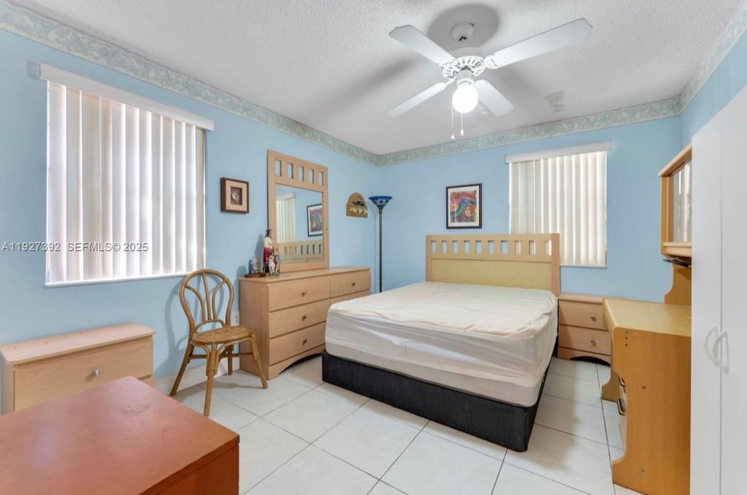 На продажу: $420,000 (3 спален, 2 ванн, 1196 Квадратных фут)