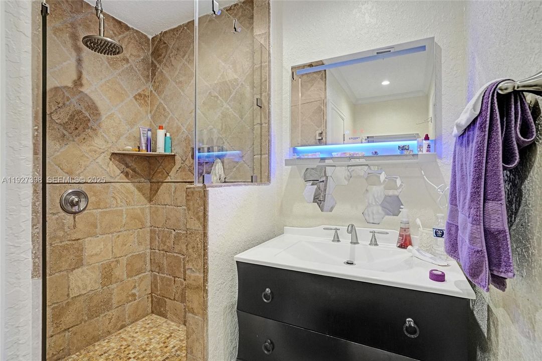 待售: $1,950,000 (5 贝兹, 3 浴室, 3177 平方英尺)