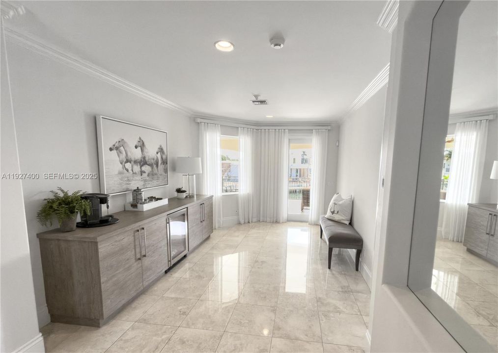 На продажу: $6,395,000 (5 спален, 5 ванн, 5415 Квадратных фут)