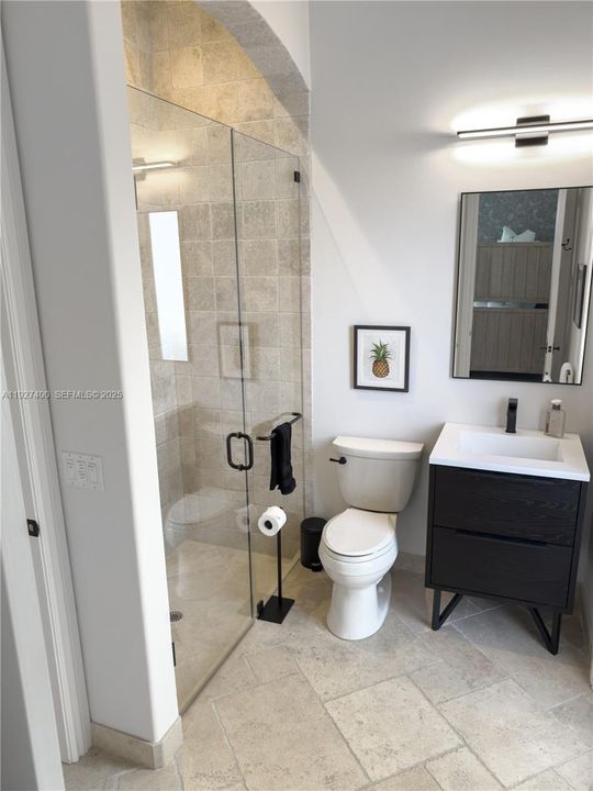 На продажу: $6,395,000 (5 спален, 5 ванн, 5415 Квадратных фут)