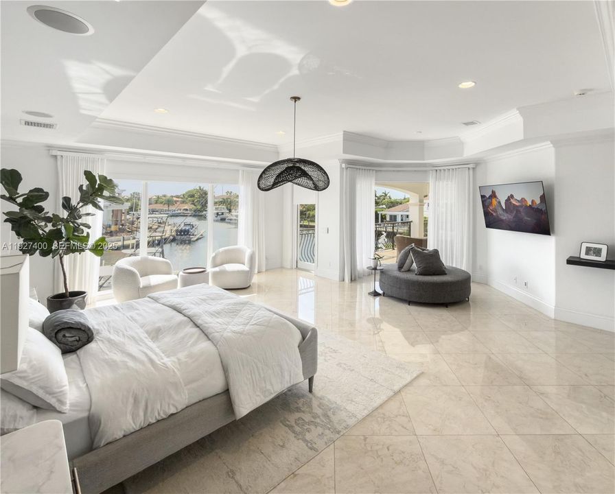 На продажу: $6,395,000 (5 спален, 5 ванн, 5415 Квадратных фут)