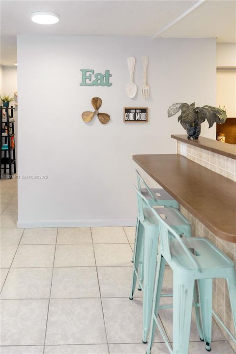 For Sale: $1,200,000 (3 beds, 1 baths, 1892 Square Feet)