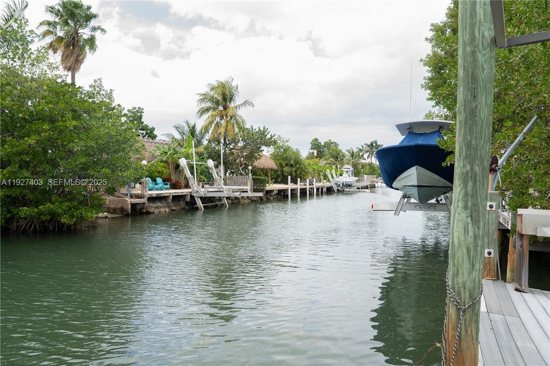 For Sale: $1,200,000 (3 beds, 1 baths, 1892 Square Feet)