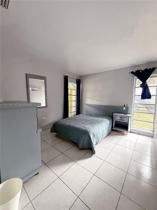 For Sale: $1,200,000 (3 beds, 1 baths, 1892 Square Feet)