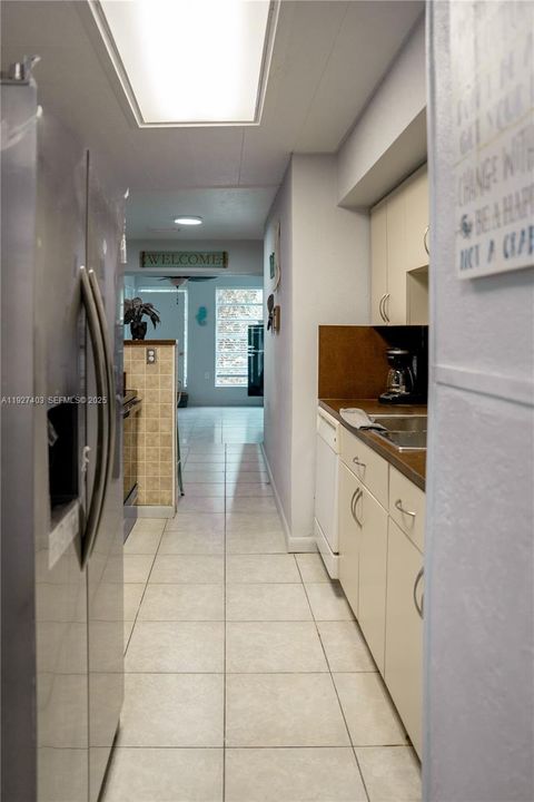 For Sale: $1,200,000 (3 beds, 1 baths, 1892 Square Feet)