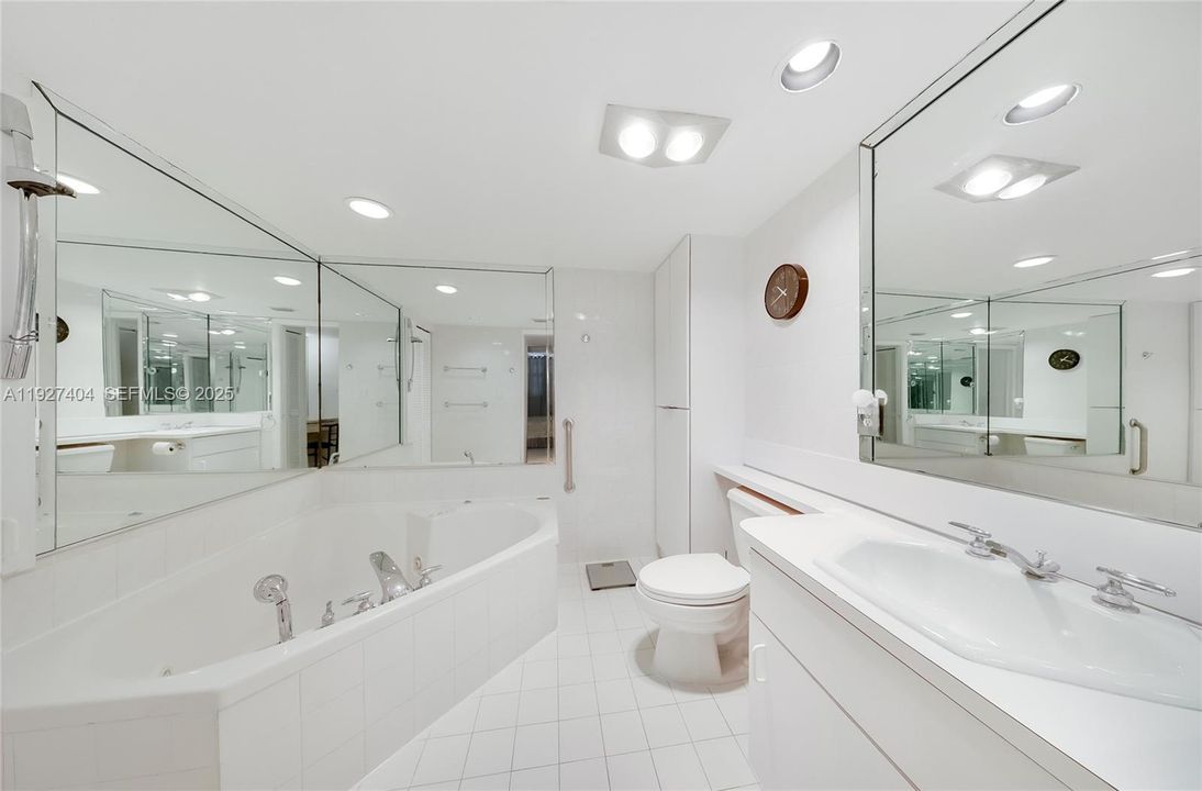 待售: $449,000 (1 贝兹, 1 浴室, 654 平方英尺)