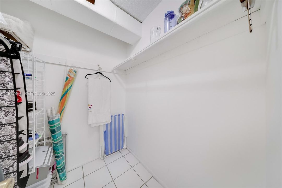 待售: $449,000 (1 贝兹, 1 浴室, 654 平方英尺)