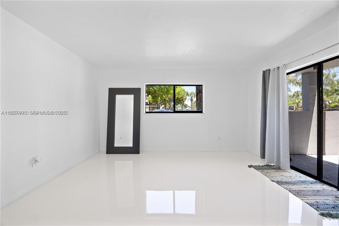 For Rent: $3,500 (3 beds, 2 baths, 1152 Square Feet)