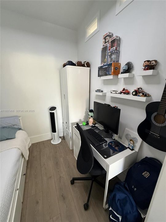 For Sale: $520,000 (2 beds, 2 baths, 1200 Square Feet)