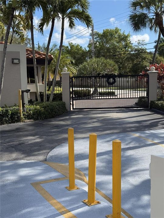 For Sale: $520,000 (2 beds, 2 baths, 1200 Square Feet)