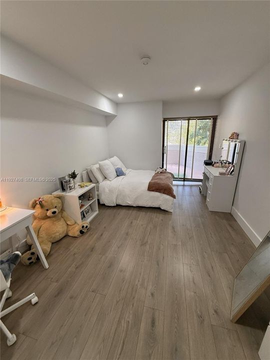 For Sale: $520,000 (2 beds, 2 baths, 1200 Square Feet)