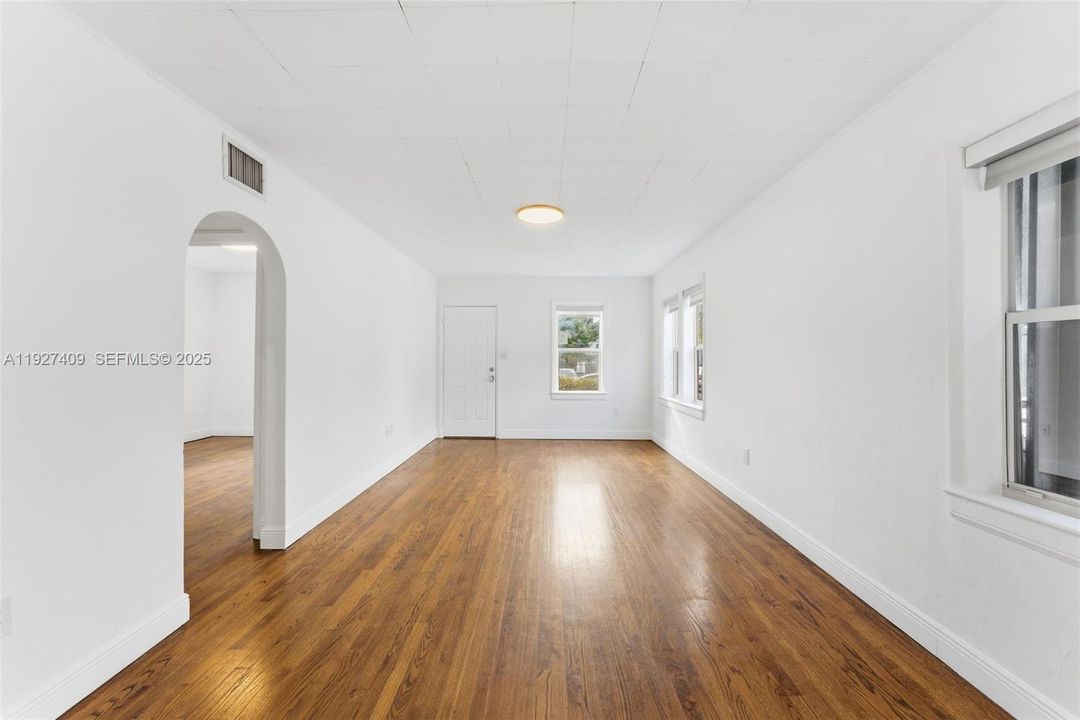 В аренду: $3,000 (4 спален, 2 ванн, 1728 Квадратных фут)