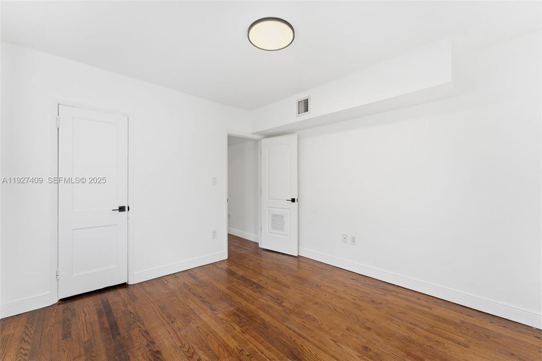 В аренду: $3,000 (4 спален, 2 ванн, 1728 Квадратных фут)