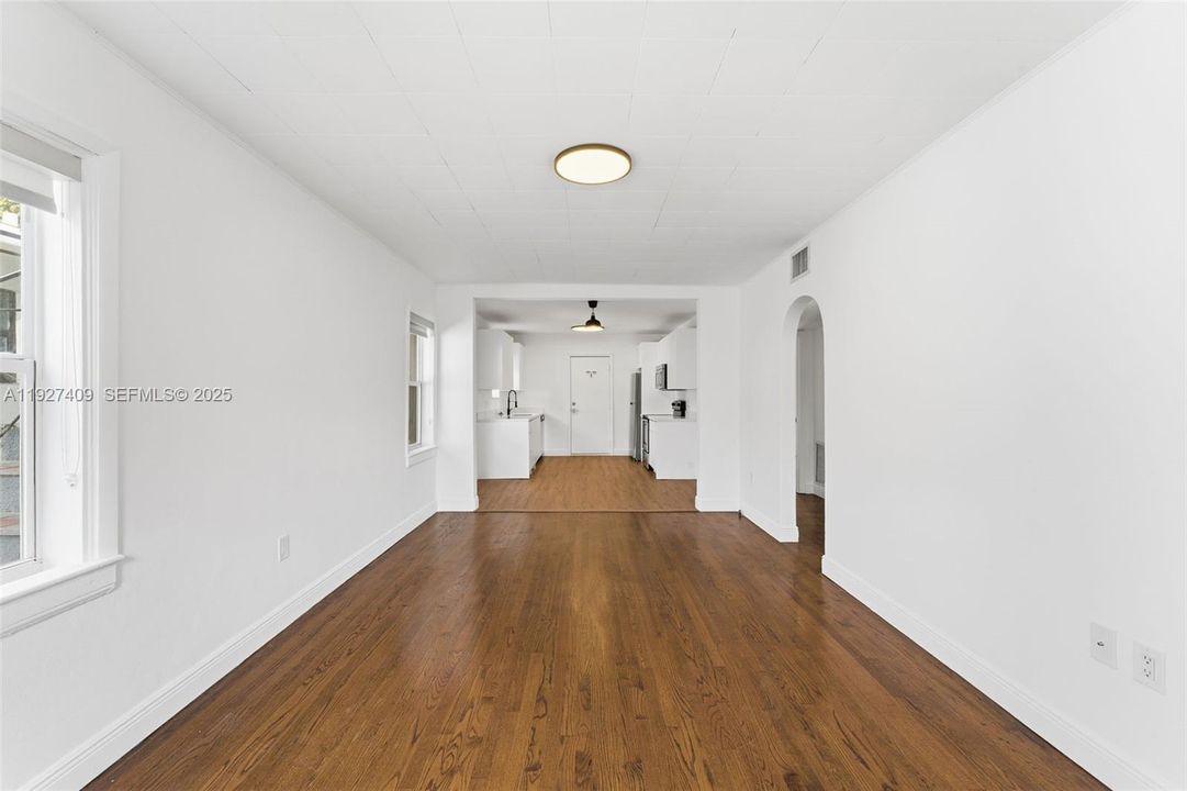 В аренду: $3,000 (4 спален, 2 ванн, 1728 Квадратных фут)