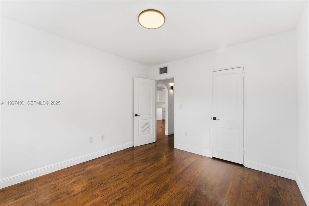 В аренду: $3,000 (4 спален, 2 ванн, 1728 Квадратных фут)