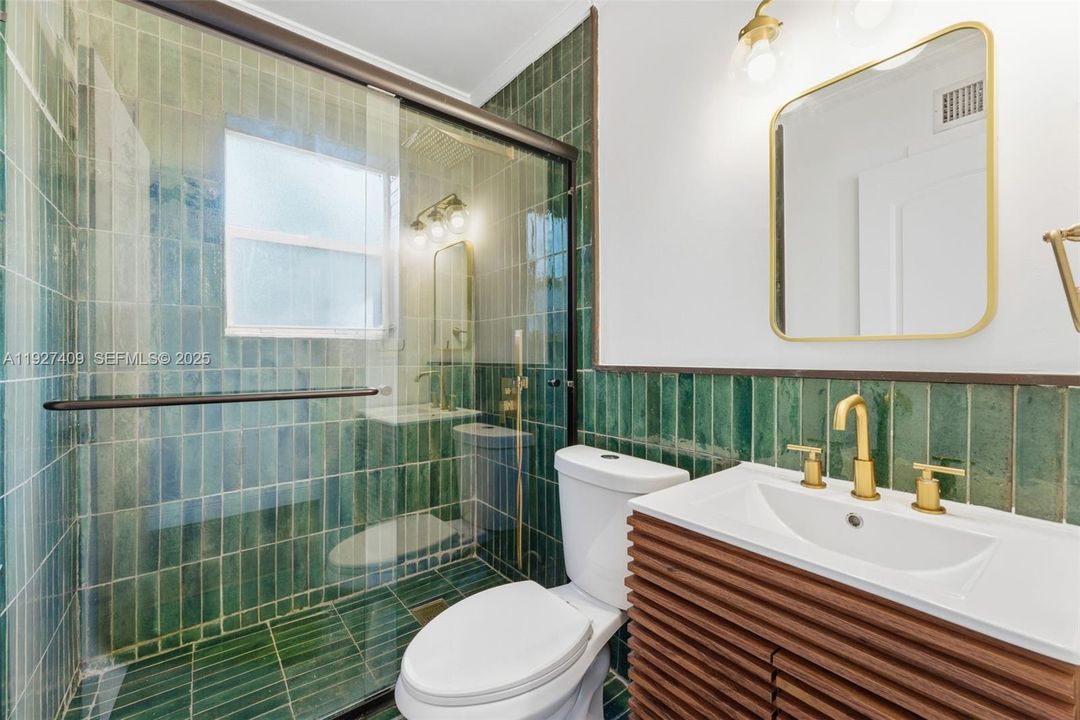 В аренду: $3,000 (4 спален, 2 ванн, 1728 Квадратных фут)